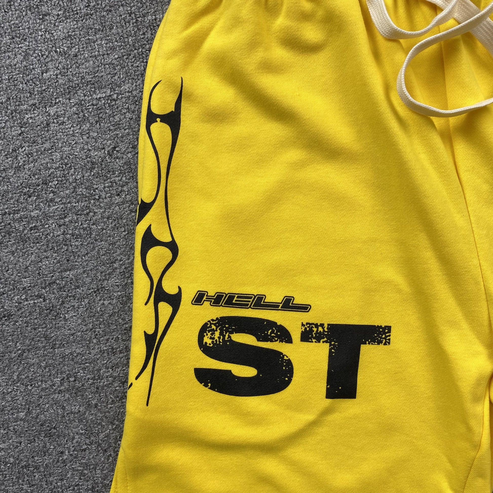 hellstar-shorts-yellow-3-Drip Store Argentina