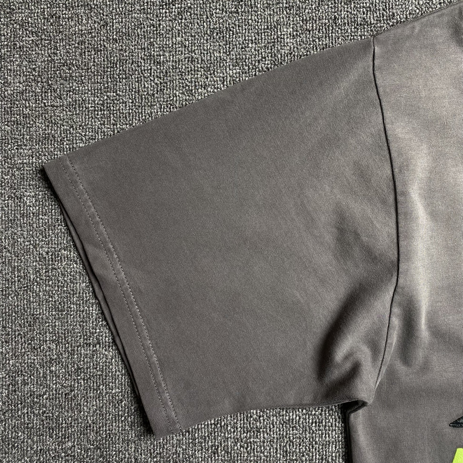 hellstar-sports-logo-gel-tee-grey-8-Drip Store Argentina