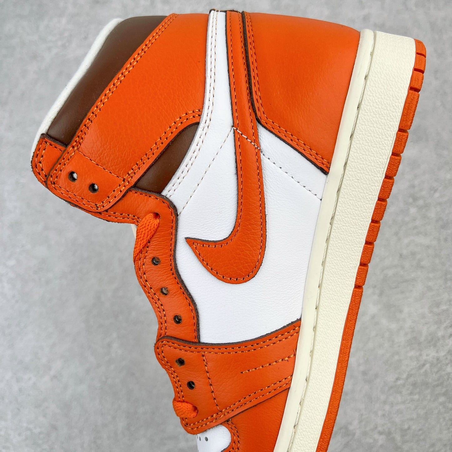 JORDAN 1 HIGH OG WMNS STARFISH