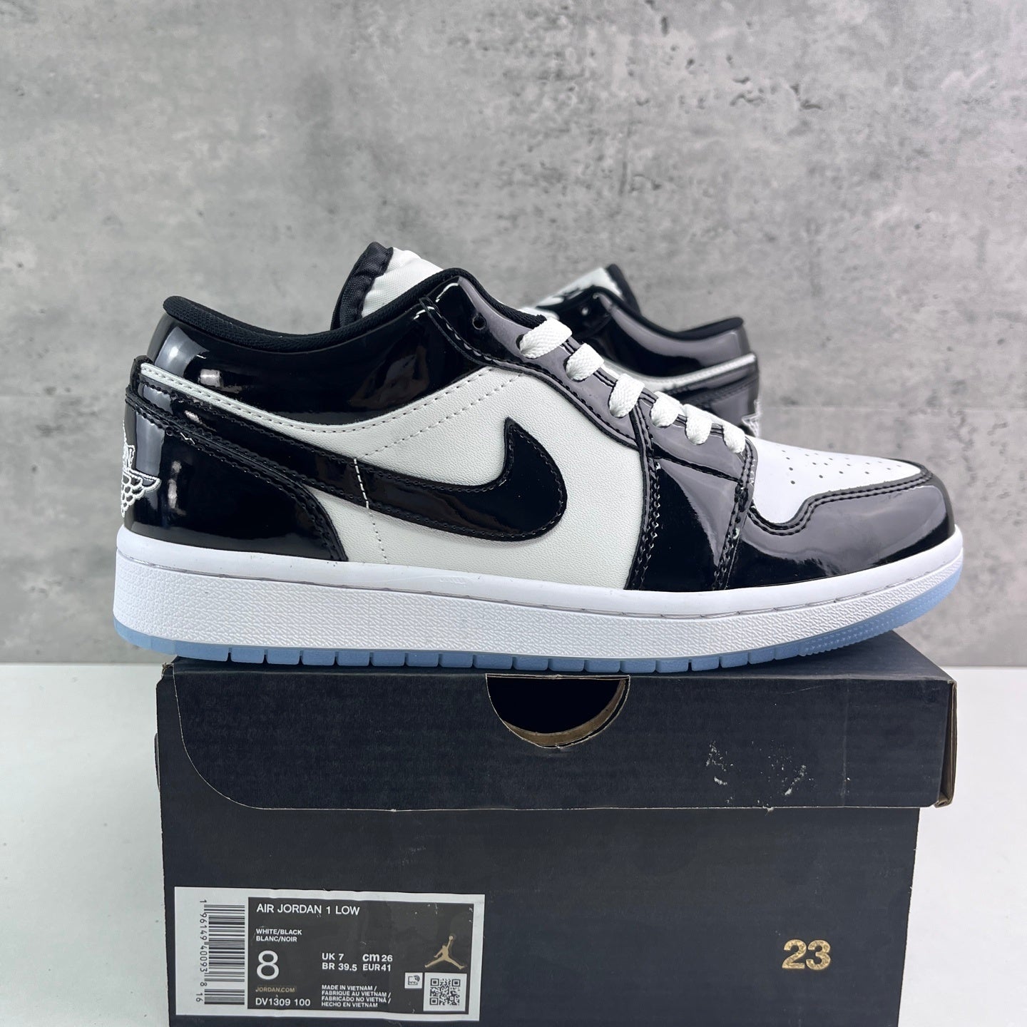 JORDAN 1 LOW CONCORD