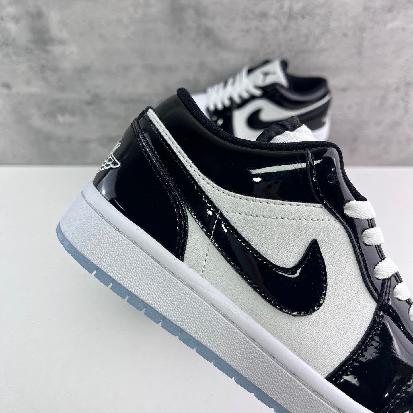 JORDAN 1 LOW CONCORD