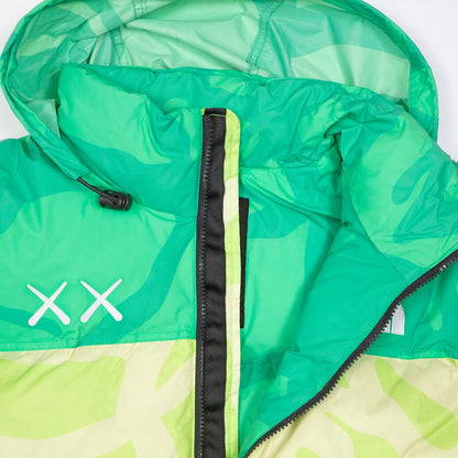 kaws-x-the-north-face-retro-1996-nuptse-jacket-safety-green-7-Drip Store Argentina