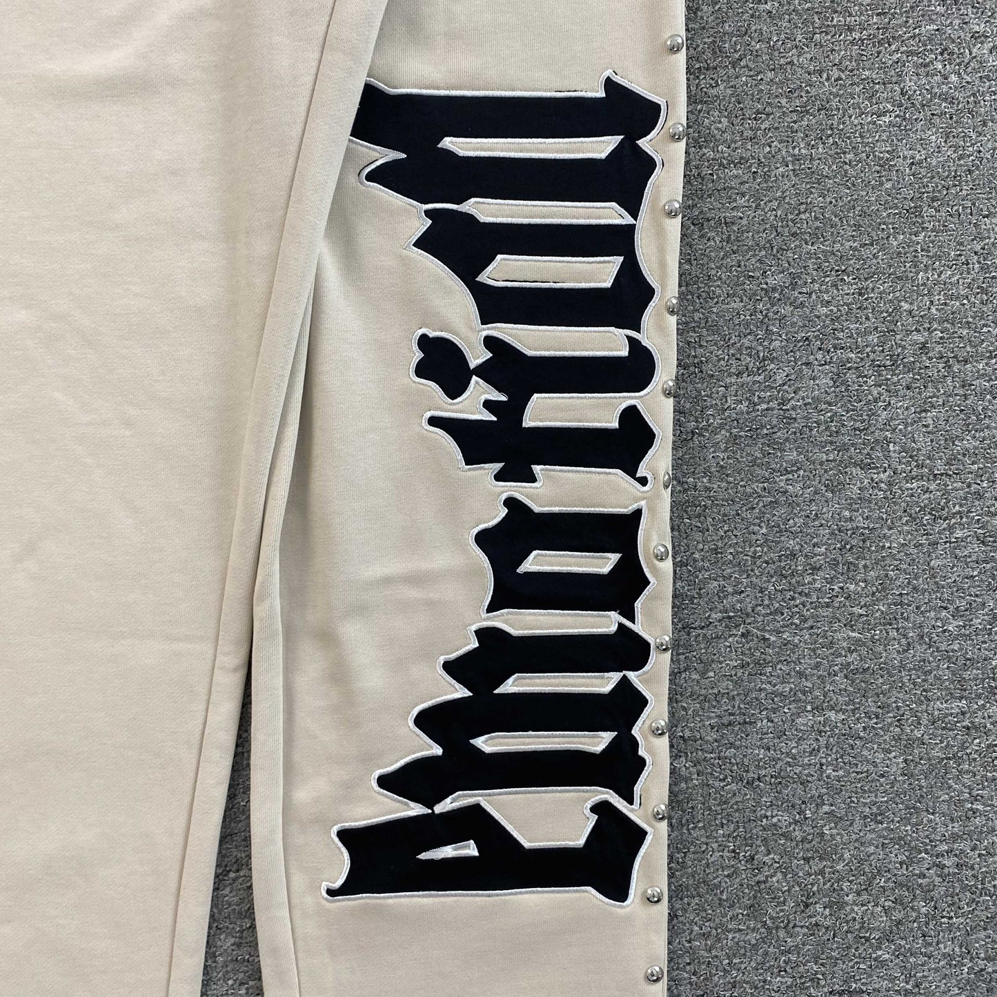 Mixed Emotion Crown Sweatpants Grey
