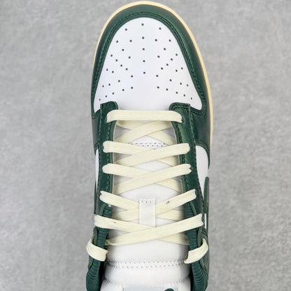 NIKE DUNK LOW VINTAGE GREEN (W)