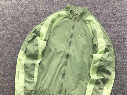 nike-x-drake-nocta-jacket-oil-green-6-Drip Store Argentina
