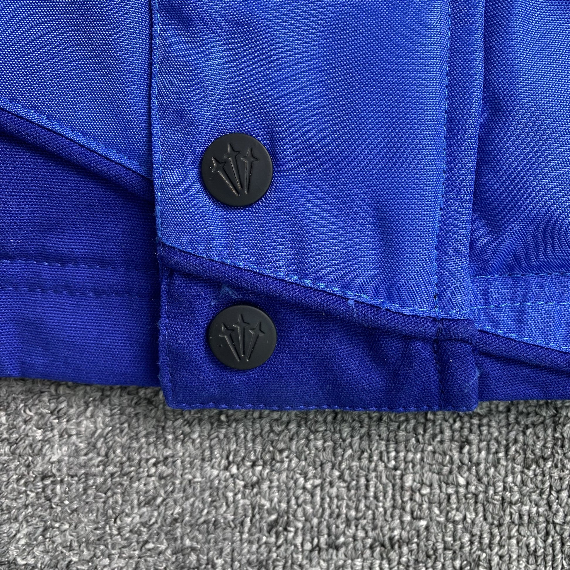 nike-x-nocta-lart-racing-jacket-deep-royal-blue-9-Drip Store Argentina
