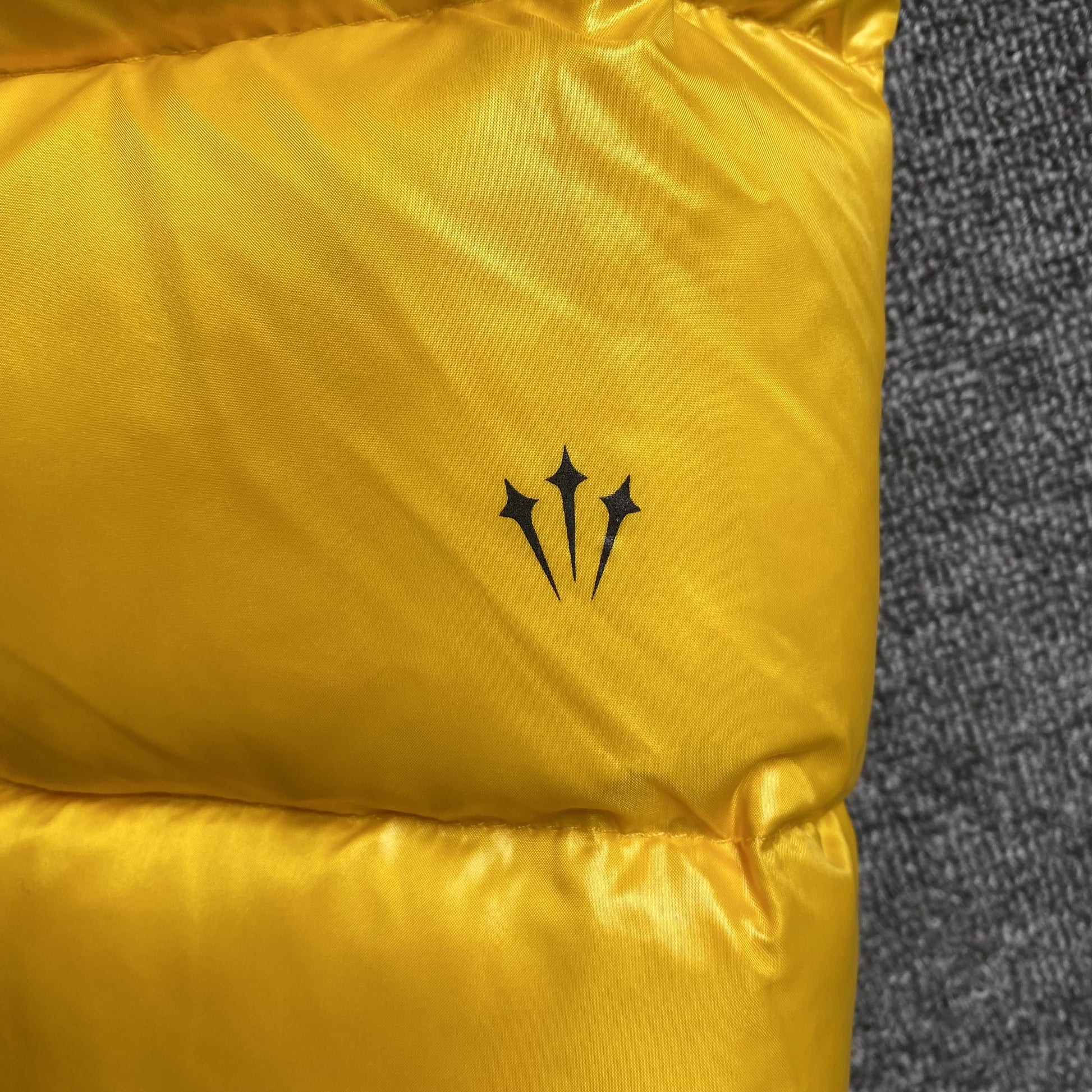 nike-x-nocta-sunset-puffer-jacket-yellow-5-Drip Store Argentina
