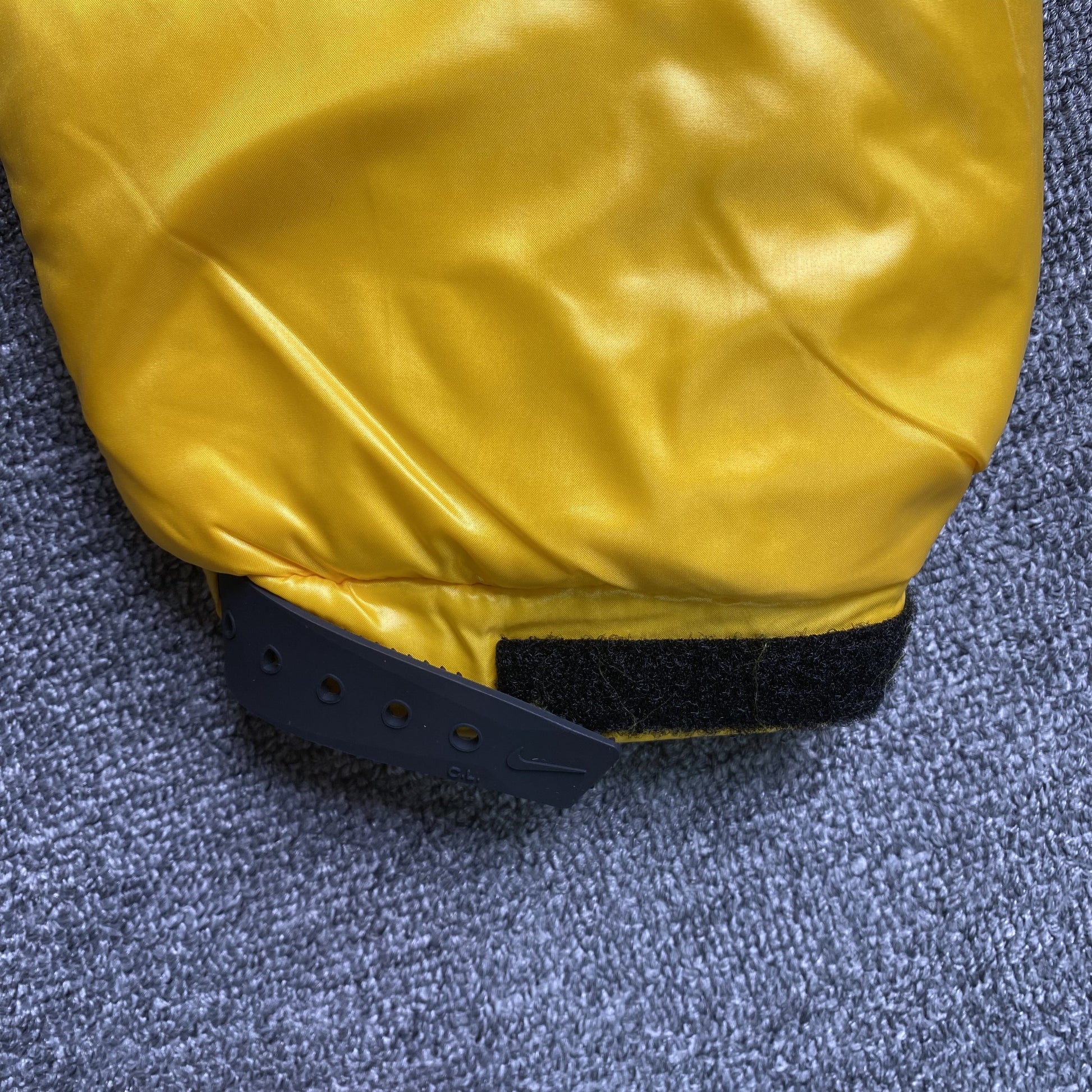 nike-x-nocta-sunset-puffer-jacket-yellow-9-Drip Store Argentina