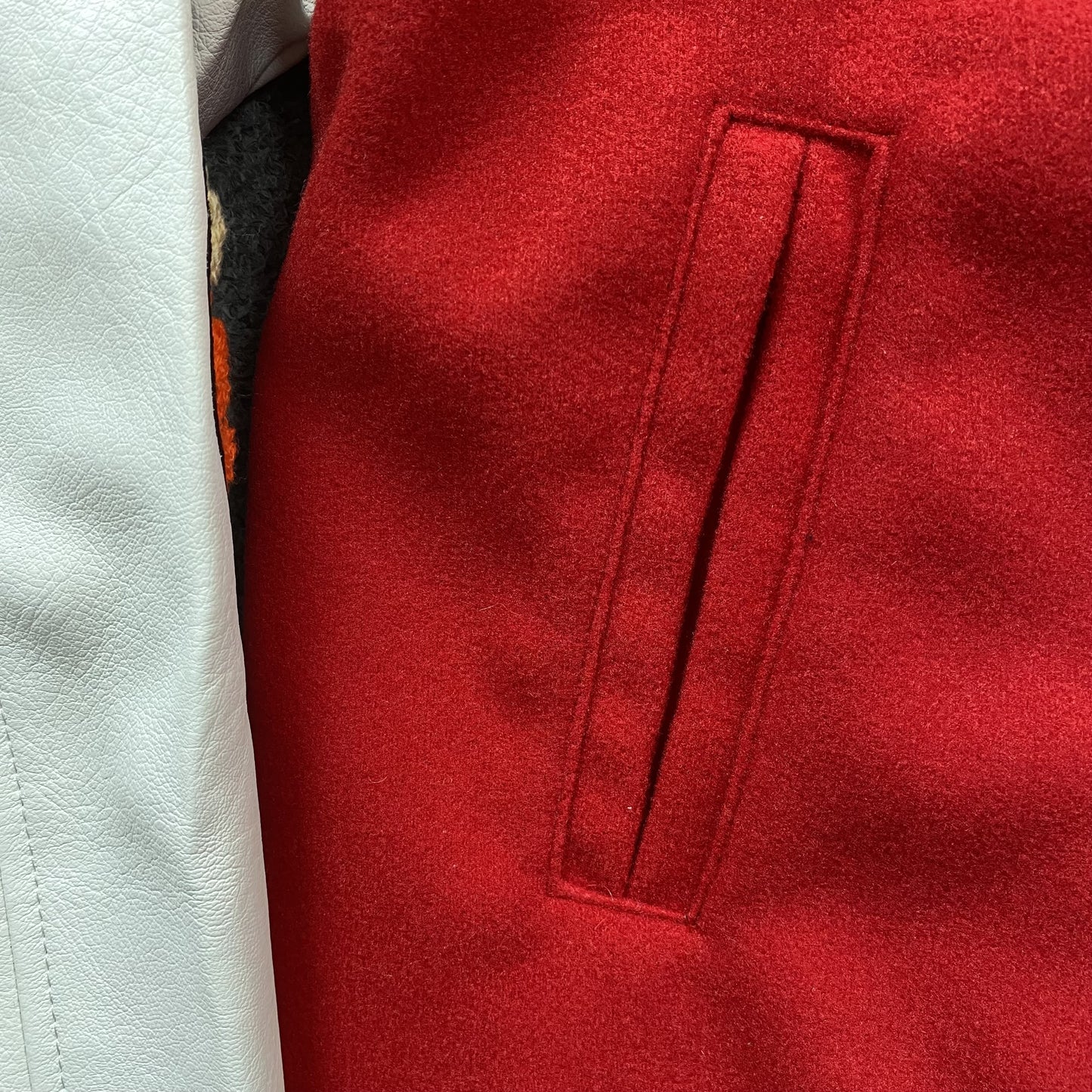 off-white-chicago-bulls-varsity-jacket-red-6-Drip Store Argentina