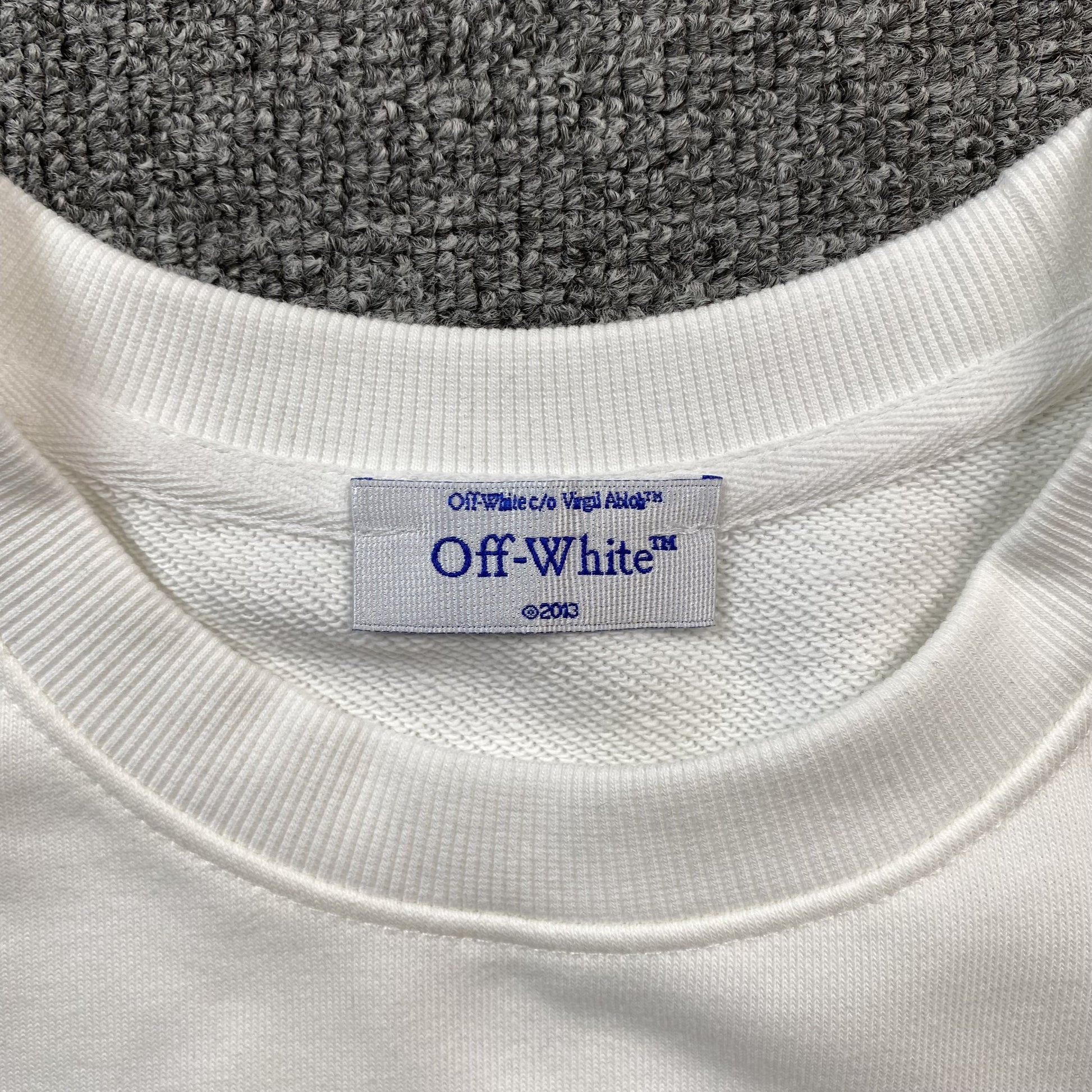 off-white-diag-helvetica-crewneck-white-6-Drip Store Argentina