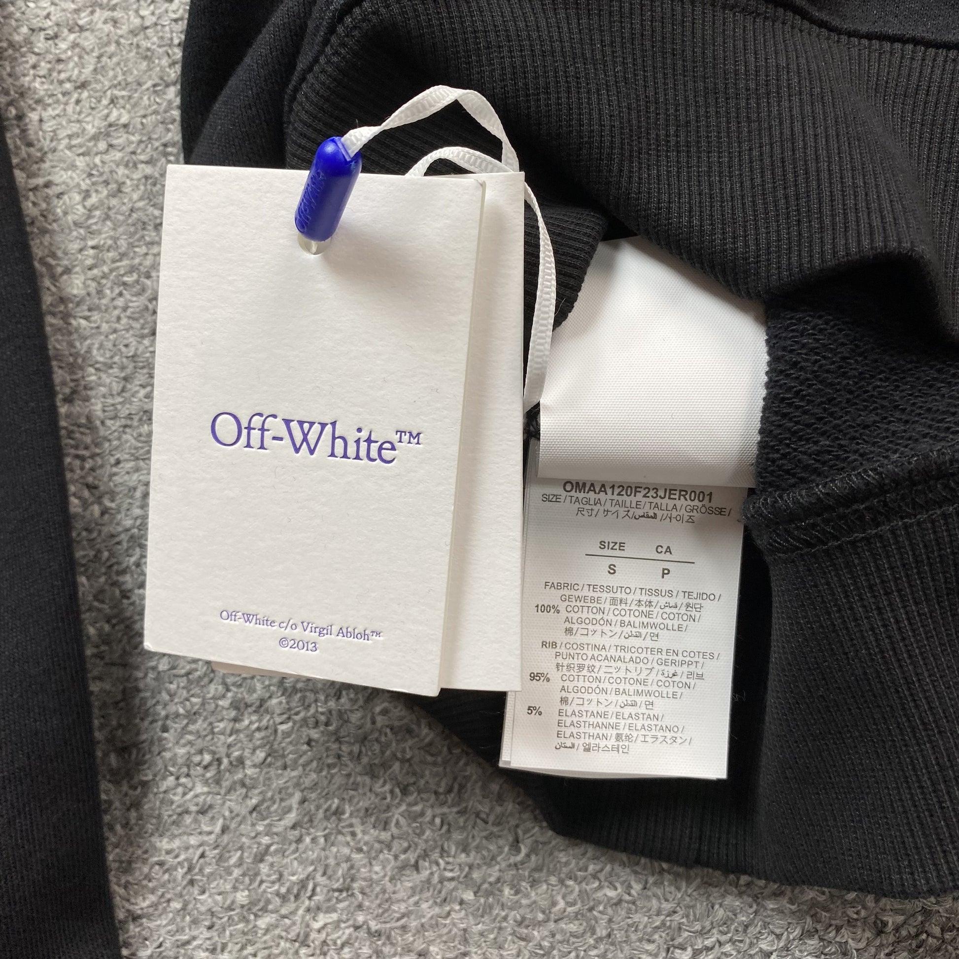off-white-double-moon-arrow-hoodie-black-6-Drip Store Argentina