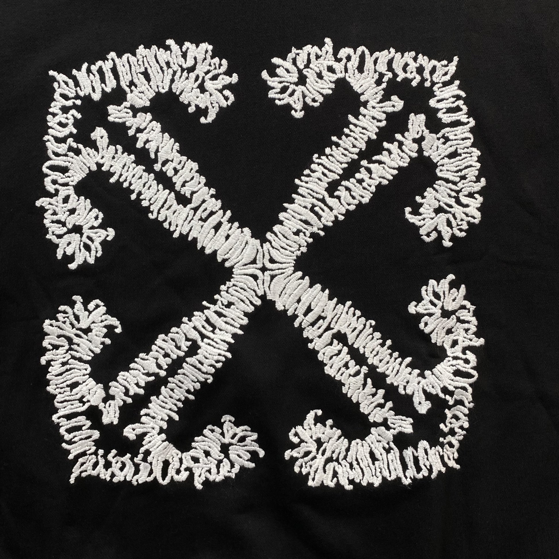 off-white-embroidery-arrow-hoodie-black-3-Drip Store Argentina
