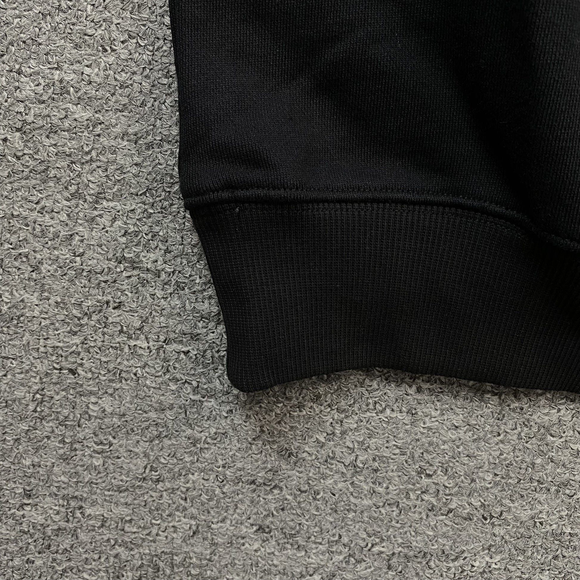off-white-embroidery-black-arrow-hoodie-black-5-Drip Store Argentina