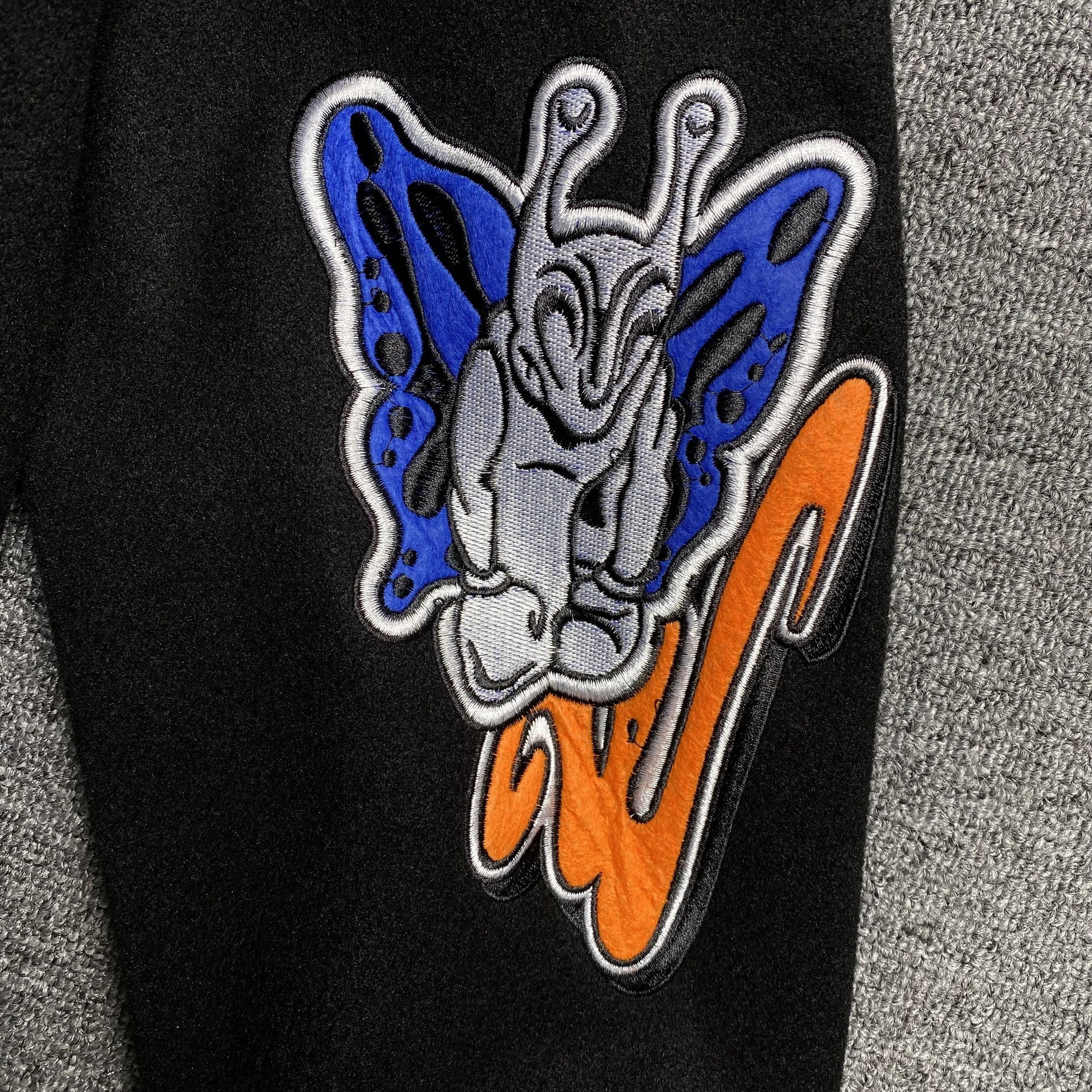 off-white-gang-wool-varsity-jacket-black-6-Drip Store Argentina