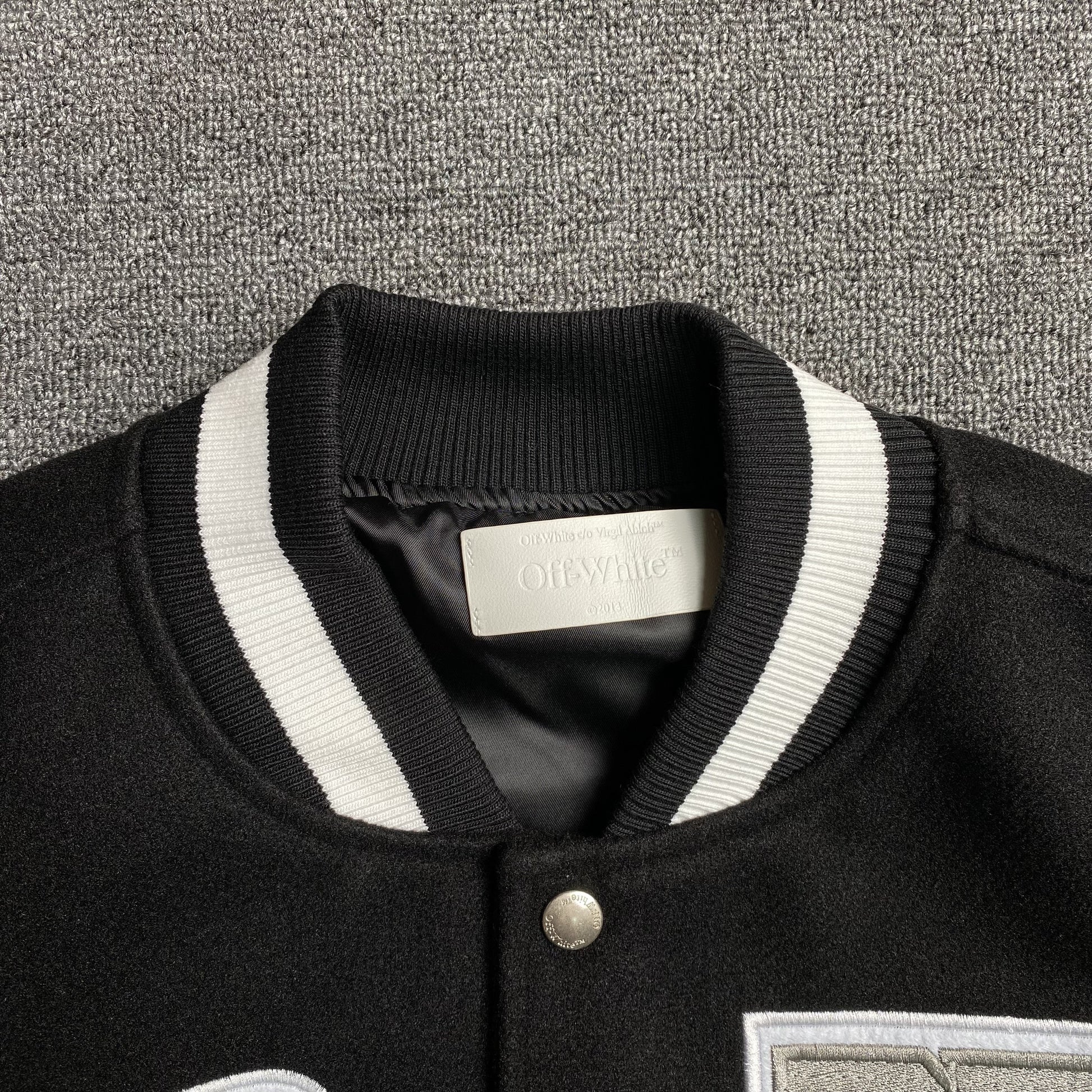 off-white-lea-applique-varsity-jacket-black-7-Drip Store Argentina