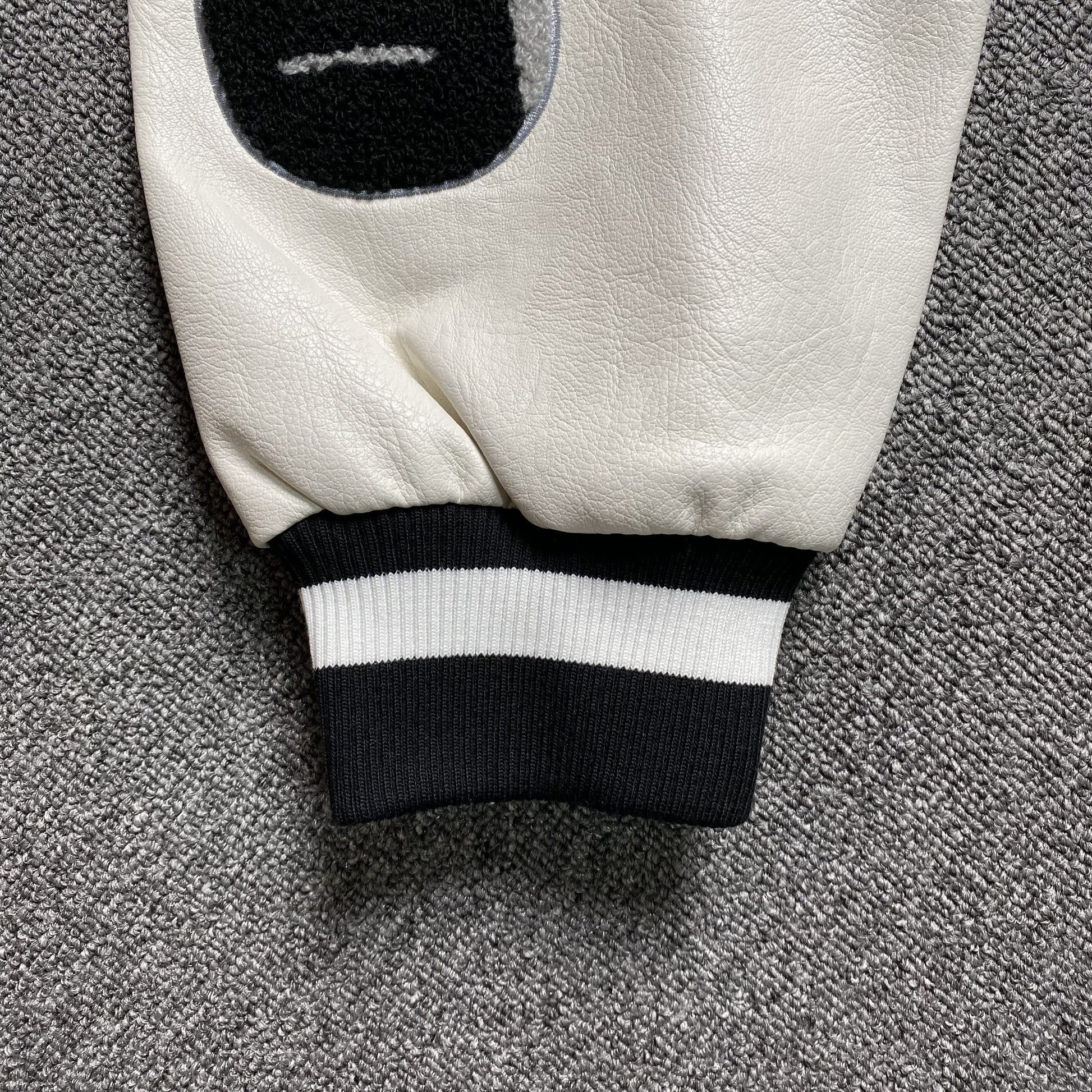 off-white-lea-applique-varsity-jacket-black-8-Drip Store Argentina