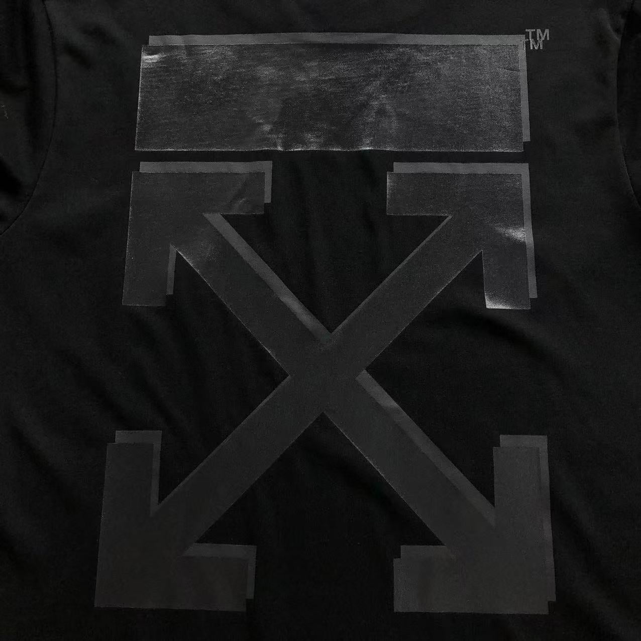 off-white-rubber-arrow-tee-black-3-Drip Store Argentina