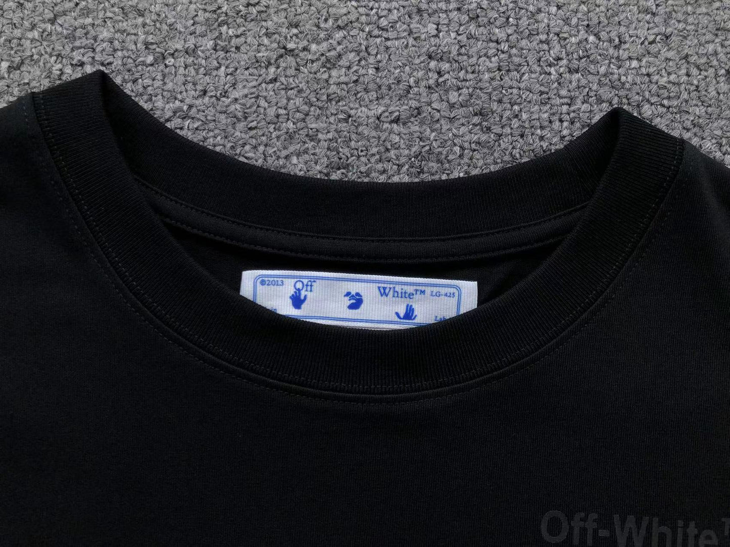 off-white-rubber-diagonal-tee-black-8-Drip Store Argentina