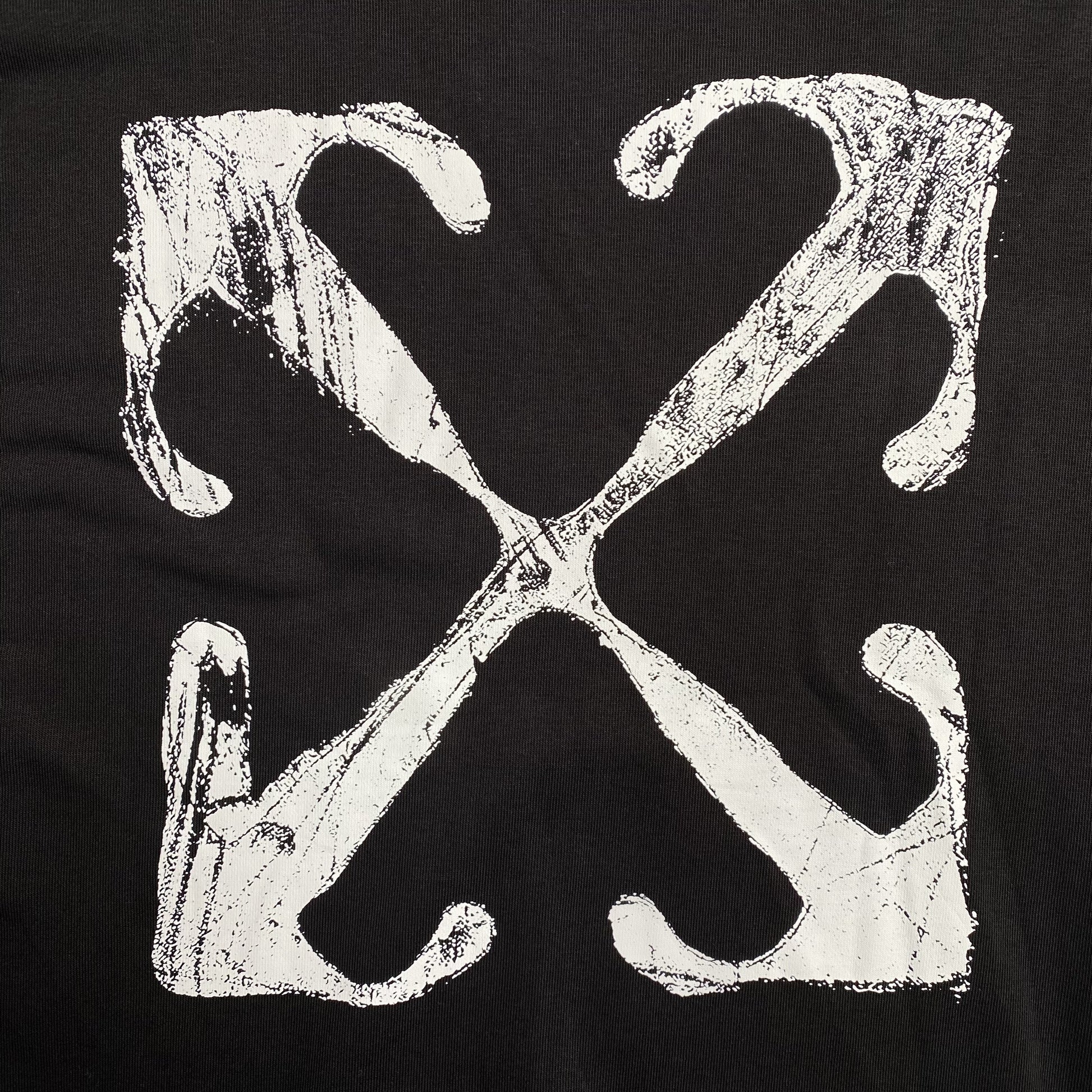 off-white-scratch-arrow-crewneck-black-3-Drip Store Argentina