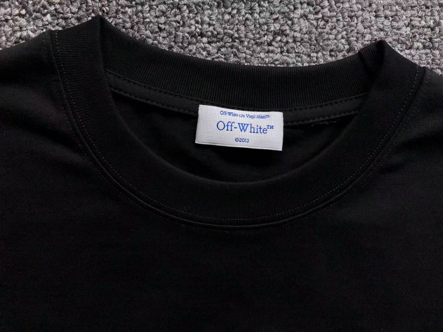 off-white-screws-arrow-tee-black-6-Drip Store Argentina