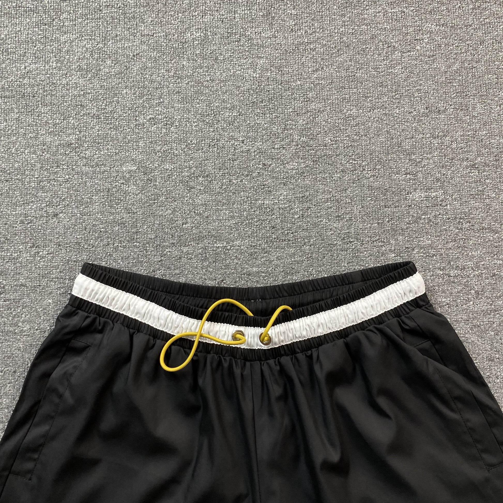 rhude-court-logo-shorts-black-5-Drip Store Argentina