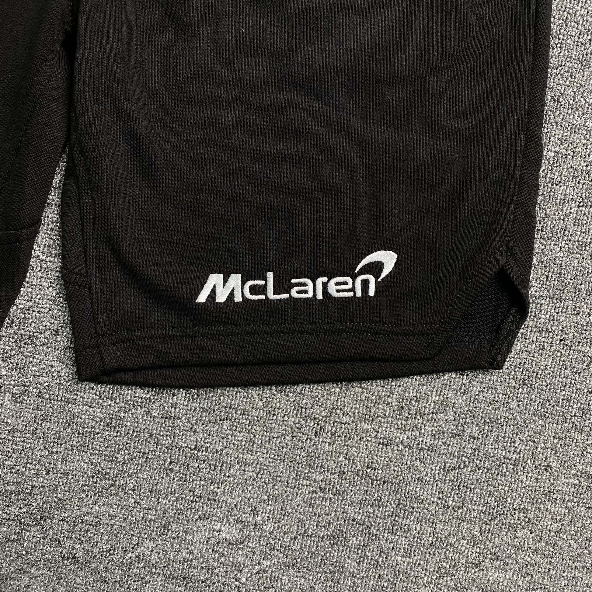rhude-x-mclaren-shorts-black-8-Drip Store Argentina