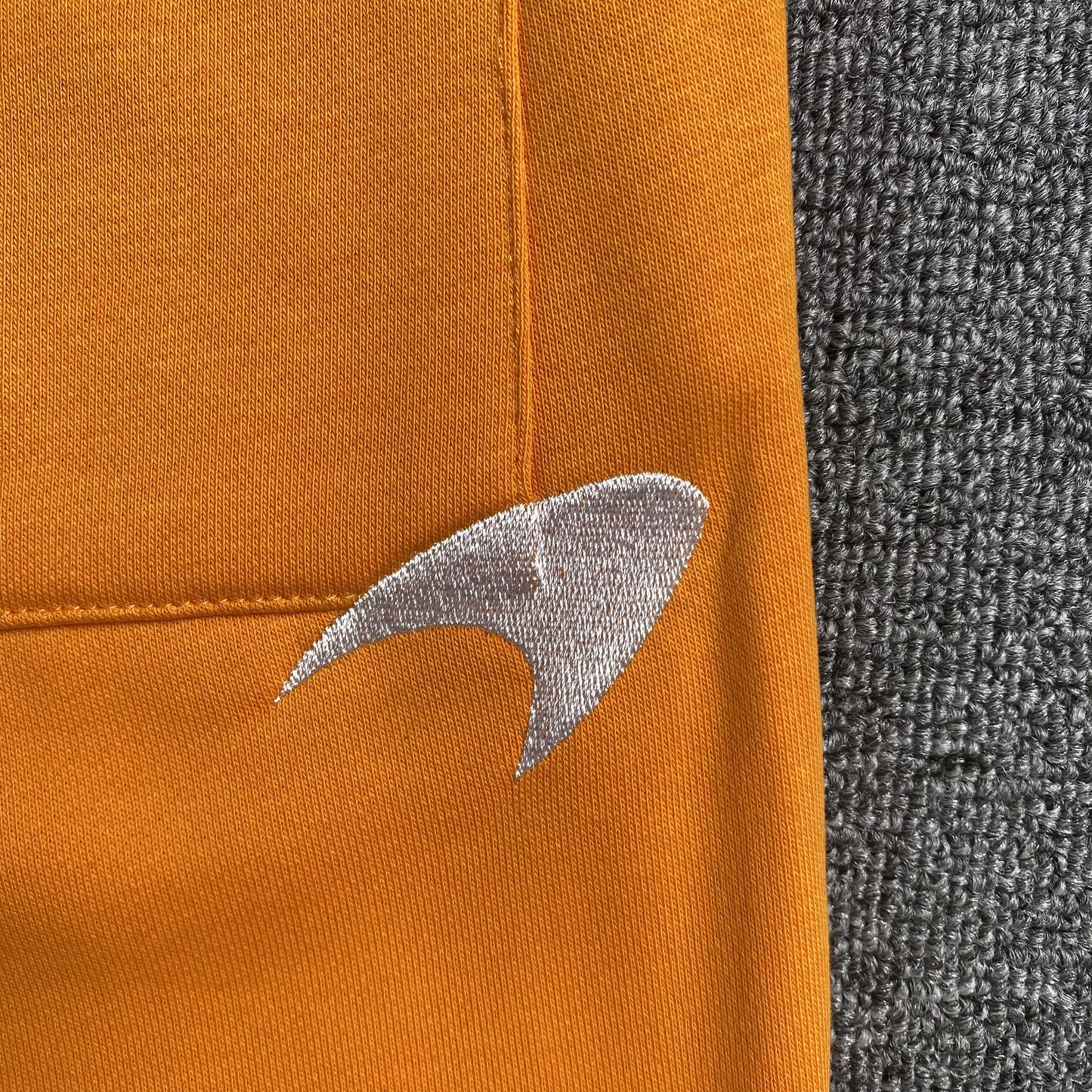 rhude-x-mclaren-shorts-orange-11-Drip Store Argentina