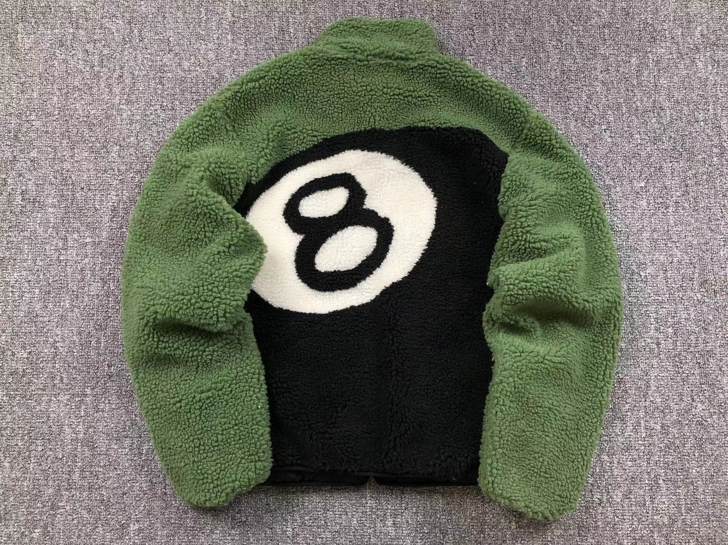 stussy-8-ball-sherpa-reversible-jacket-green-Drip Store Argentina