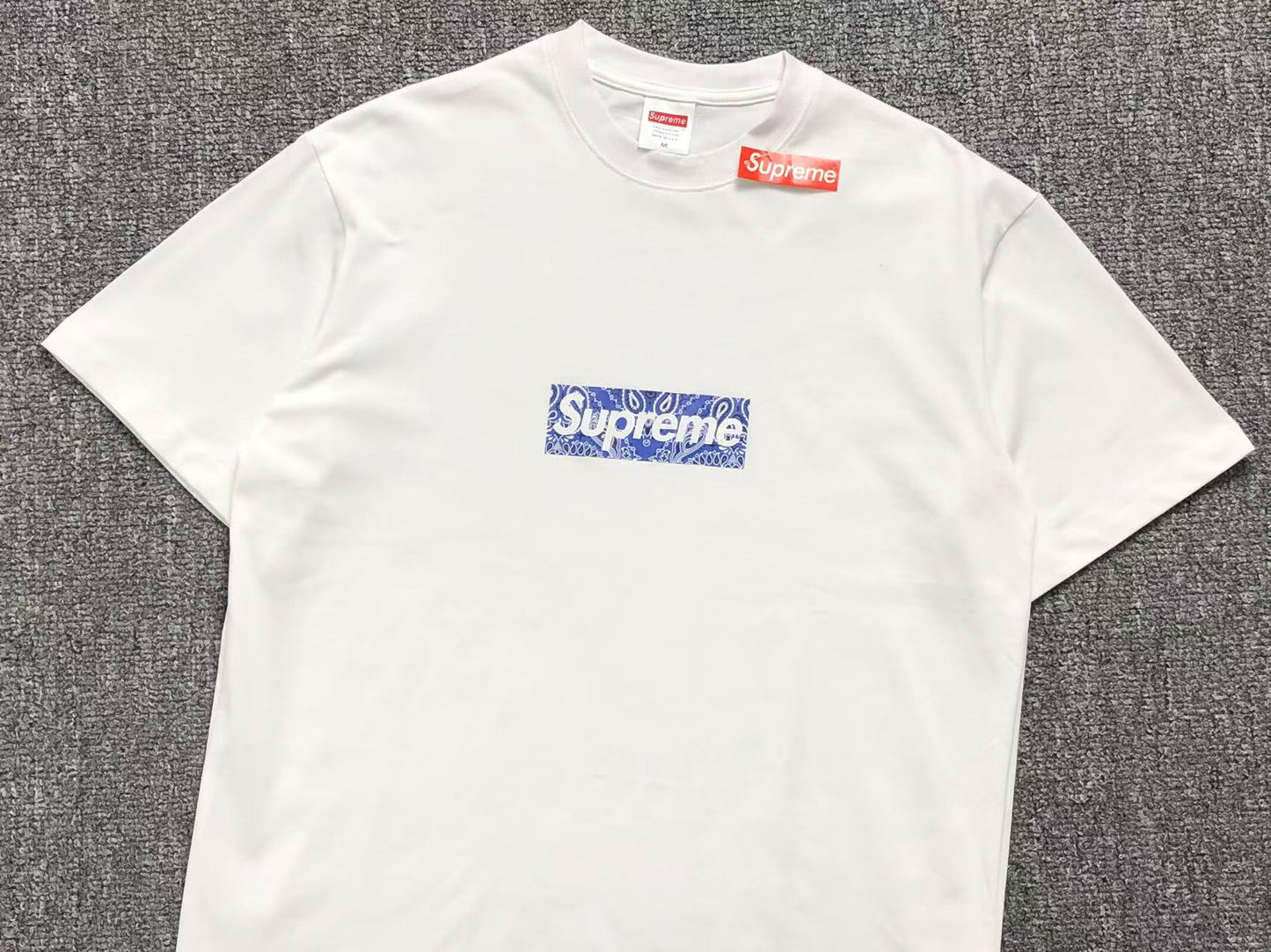 supreme-bandana-box-logo-tee-white-3-Drip Store Argentina