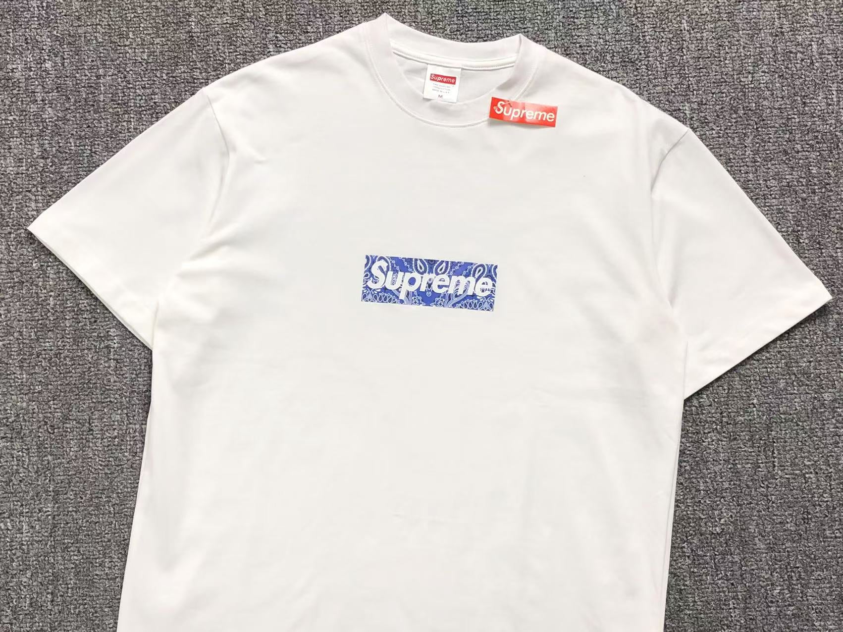 supreme-bandana-box-logo-tee-white-3-Drip Store Argentina