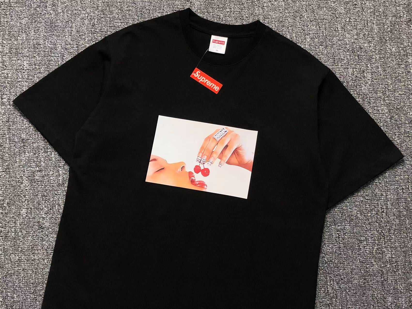 supreme-cherries-tee-black-3-Drip Store Argentina