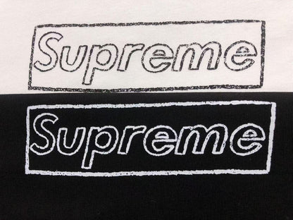 supreme-kaws-chalk-logo-tee-white-2-Drip Store Argentina