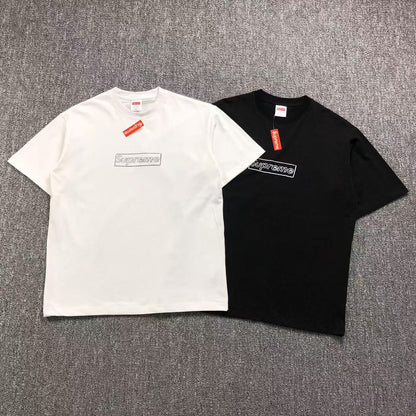 supreme-kaws-chalk-logo-tee-white-4-Drip Store Argentina