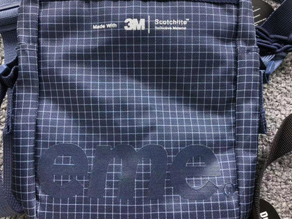 supreme-shoulder-bag-ss24-navy-2-Drip Store Argentina