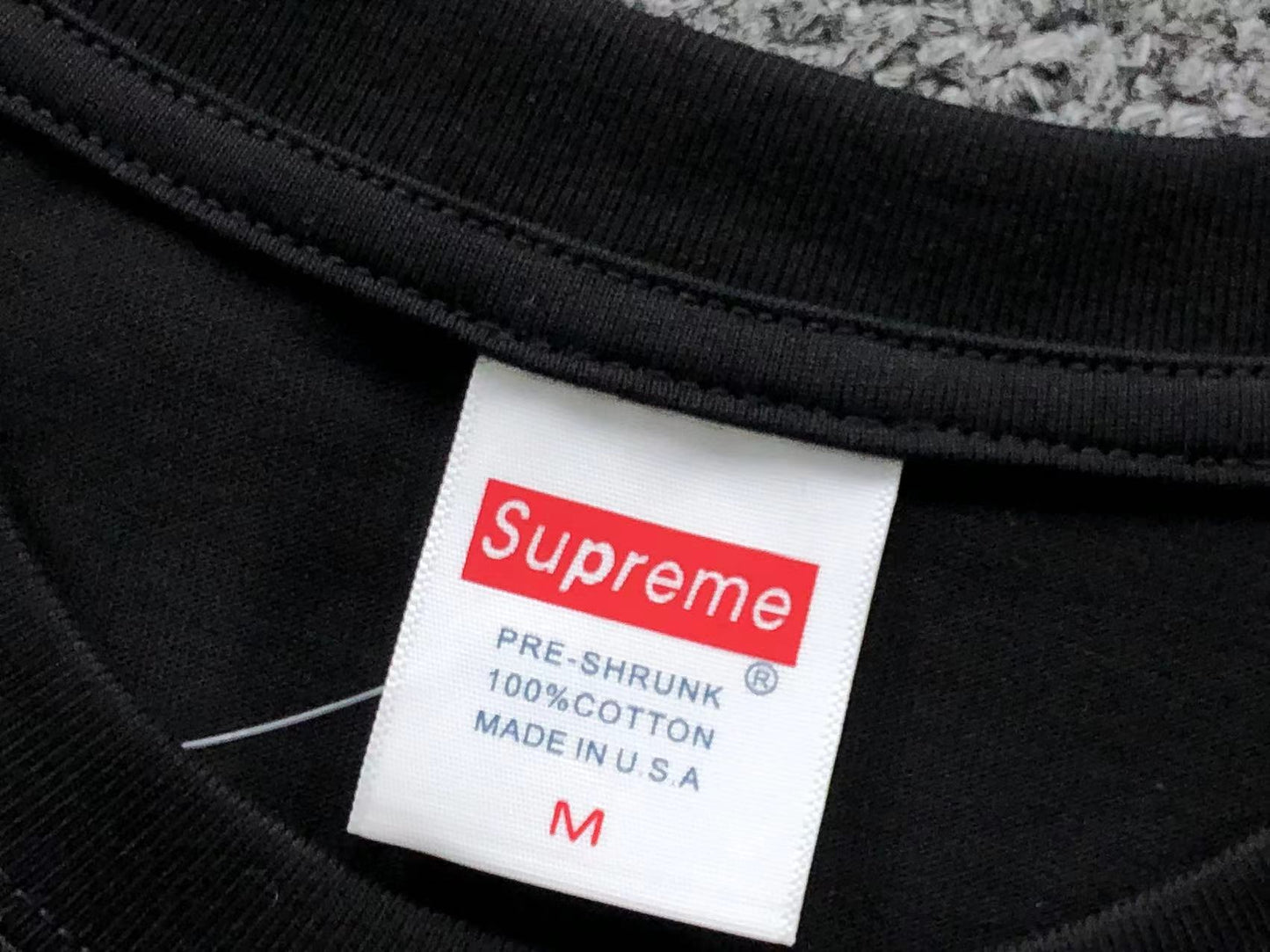 supreme-snow-white-tee-black-9-Drip Store Argentina