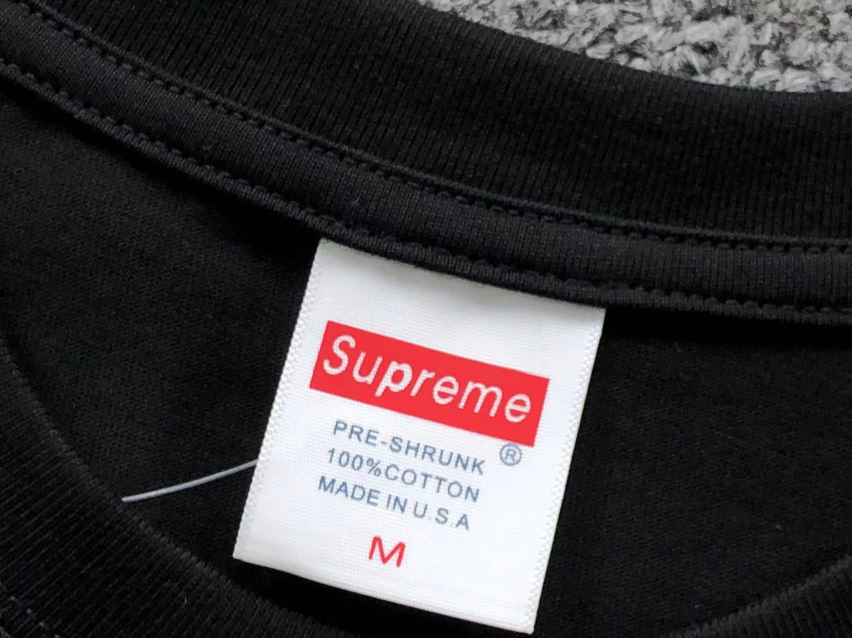 supreme-snow-white-tee-black-9-Drip Store Argentina