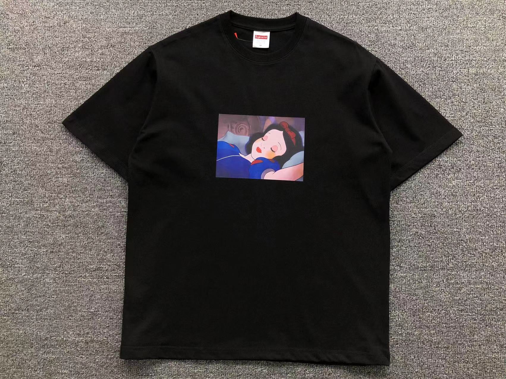 supreme-snow-white-tee-black-Drip Store Argentina
