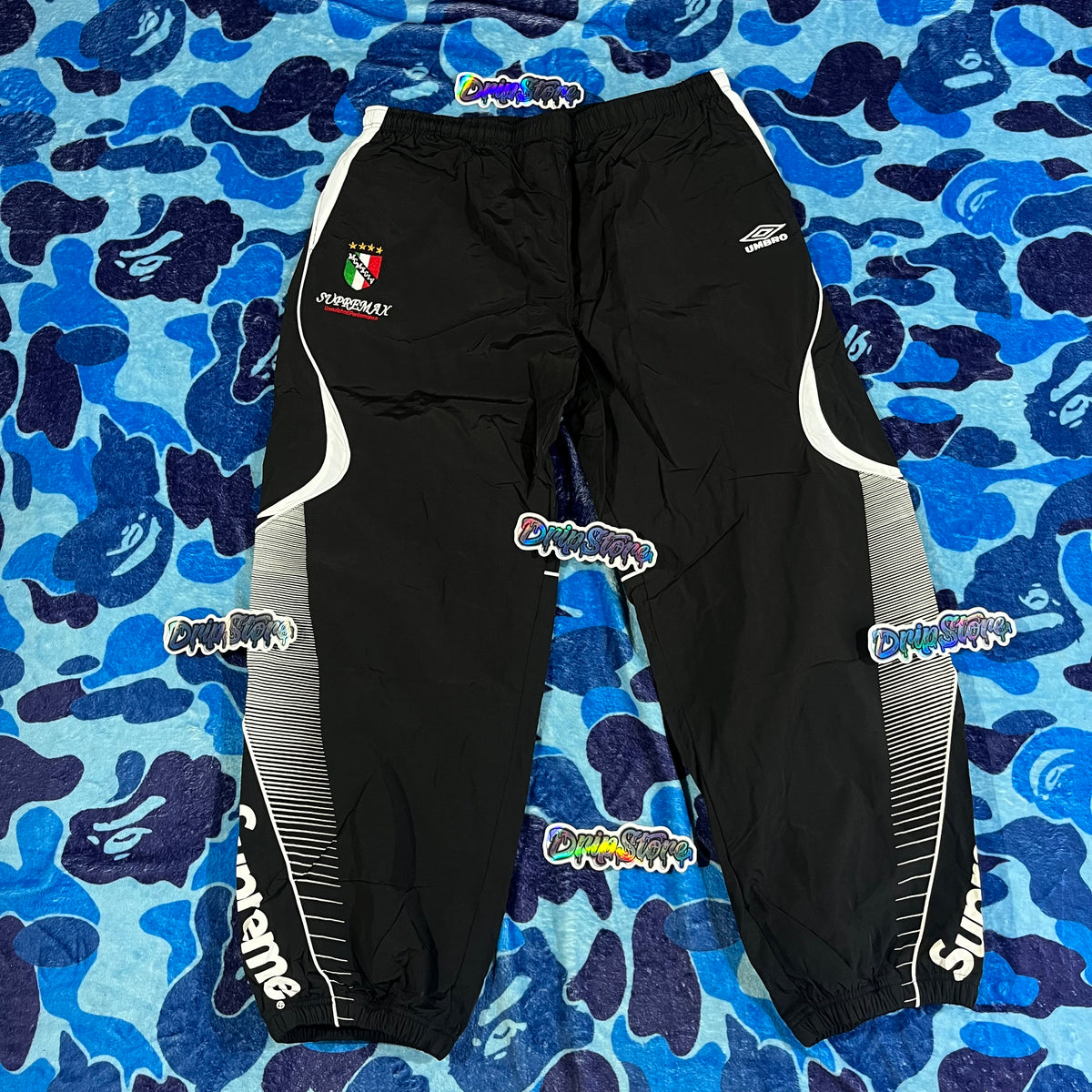 Conjunto Supreme X Umbro Negro L-XL