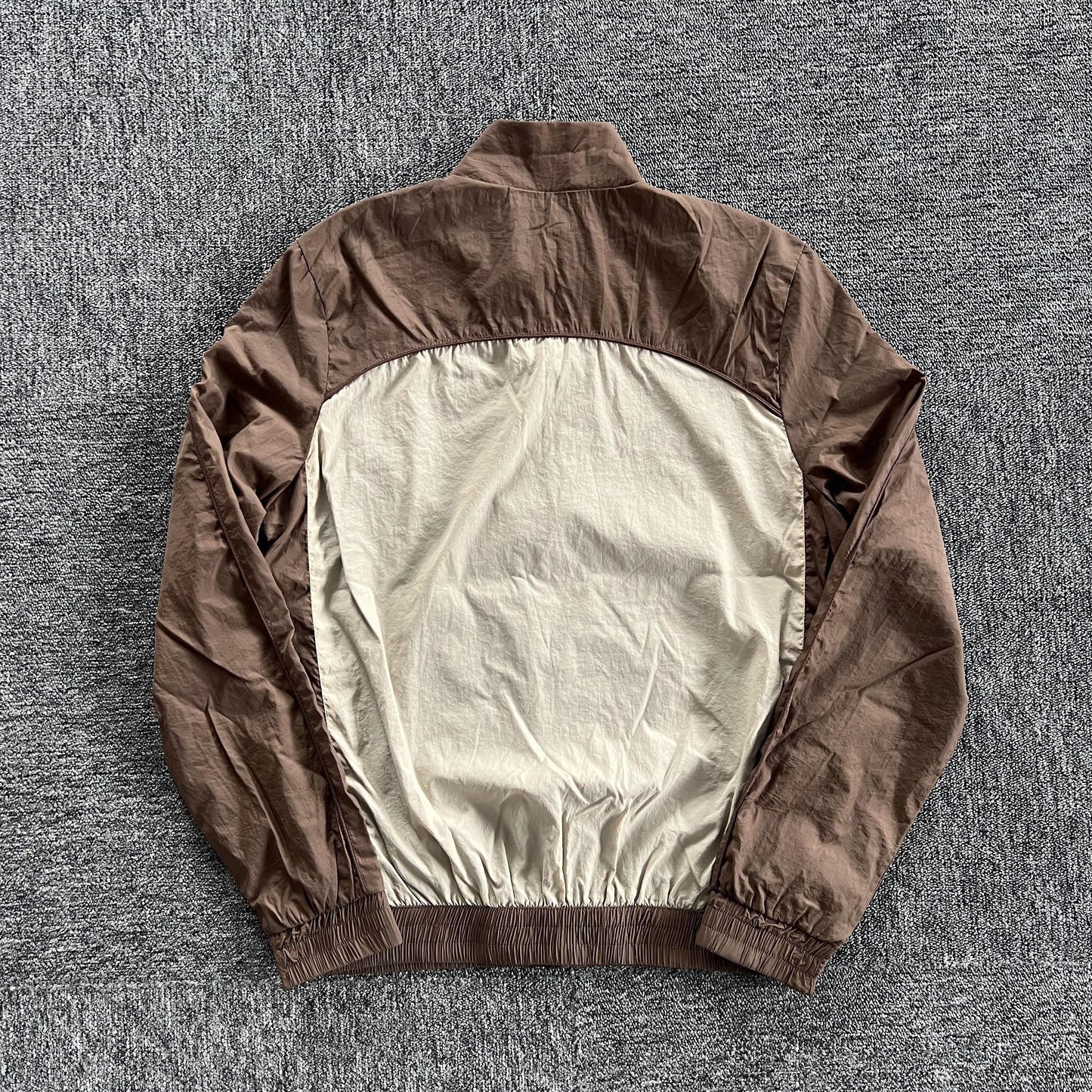 syna-world-syna-logo-shell-jacket-brown-2-Drip Store Argentina