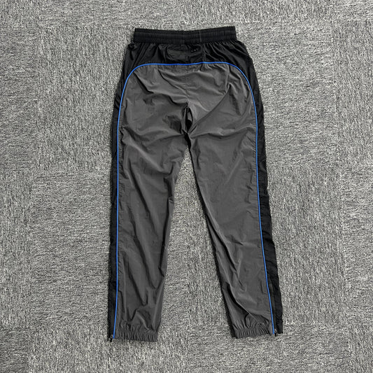 syna-world-syna-logo-shell-pants-black-2_4c88d23f-Drip Store Argentina