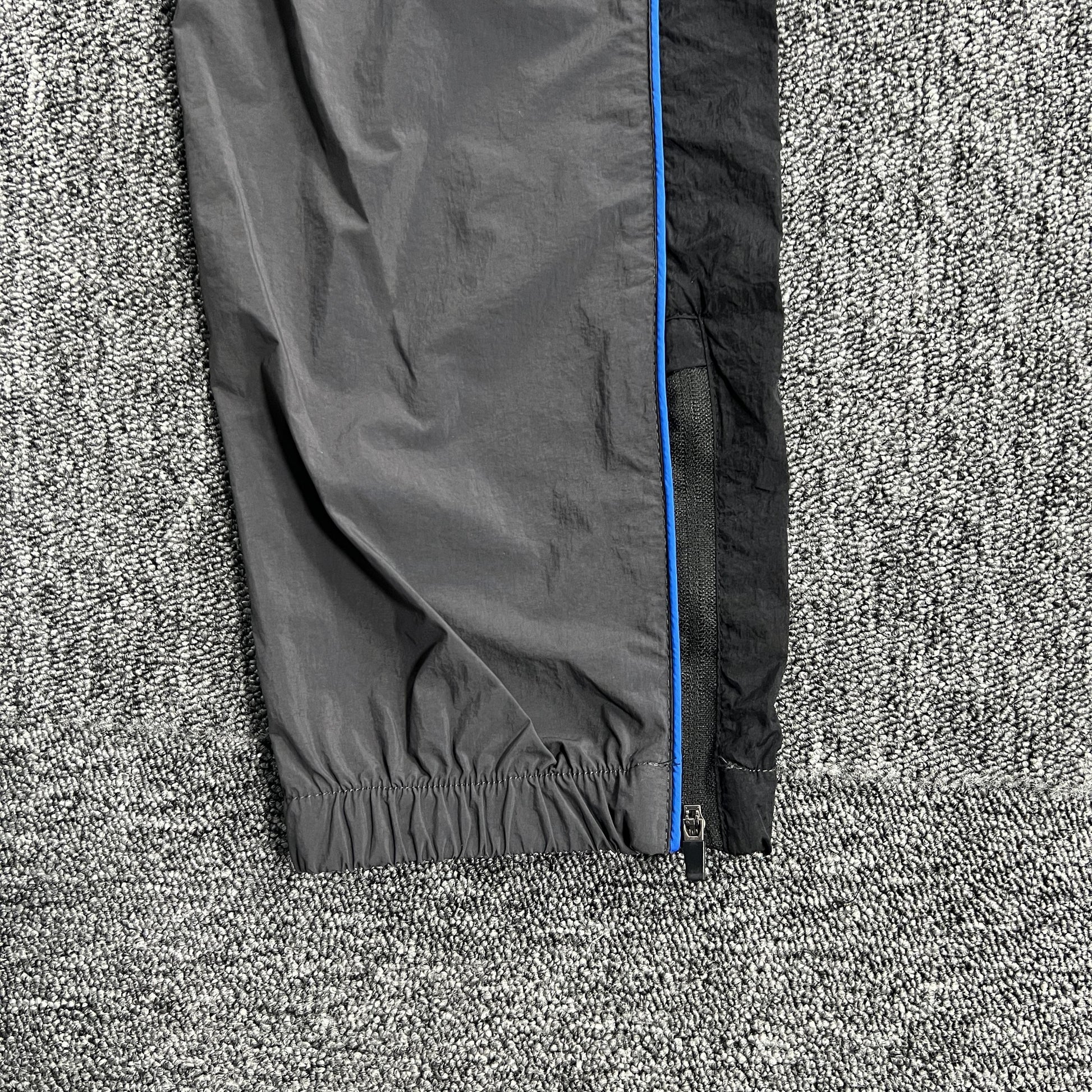 syna-world-syna-logo-shell-pants-black-5_a26cd6f5-Drip Store Argentina