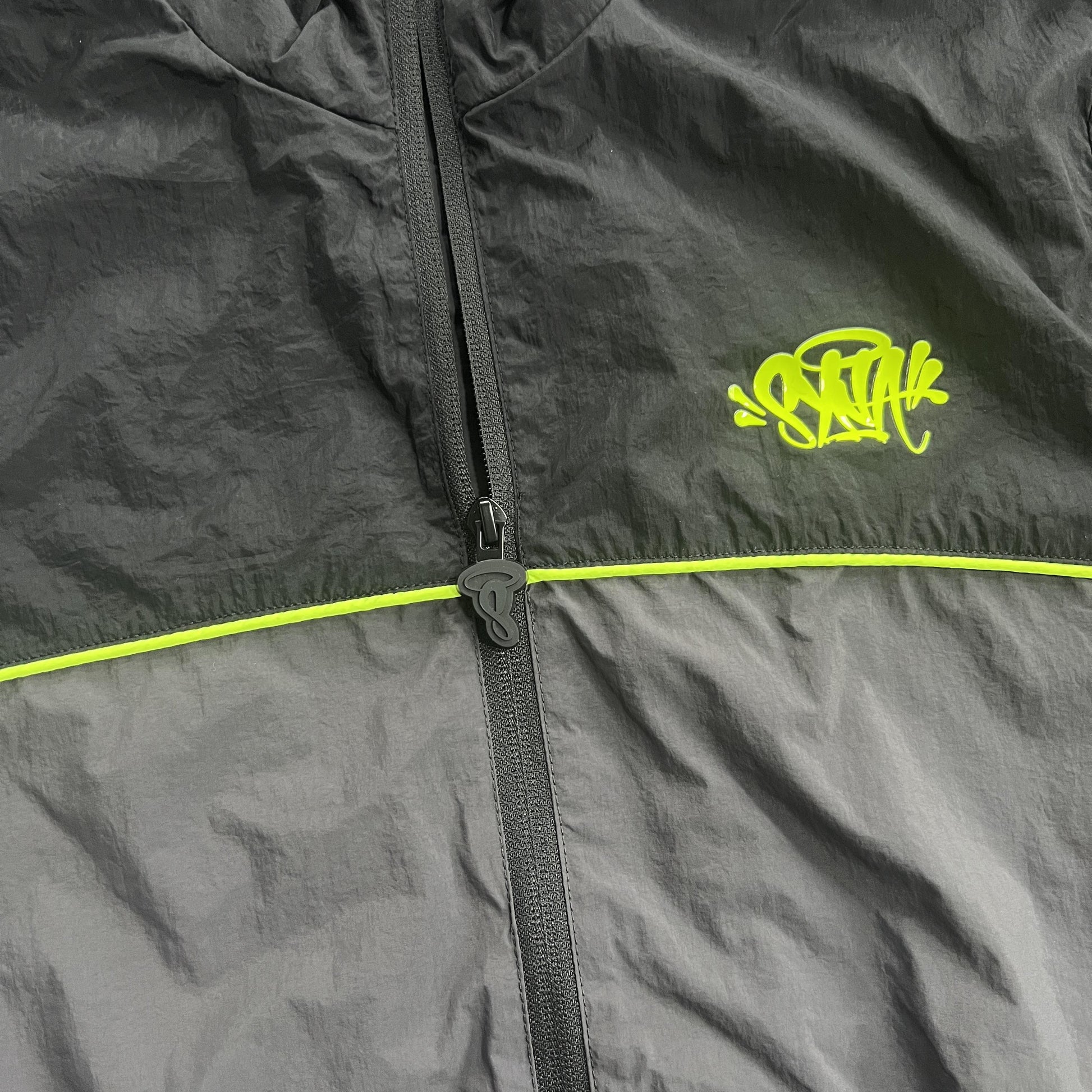 syna-world-syna-logo-shell-jacket-black-4_1bb18b5c-Drip Store Argentina