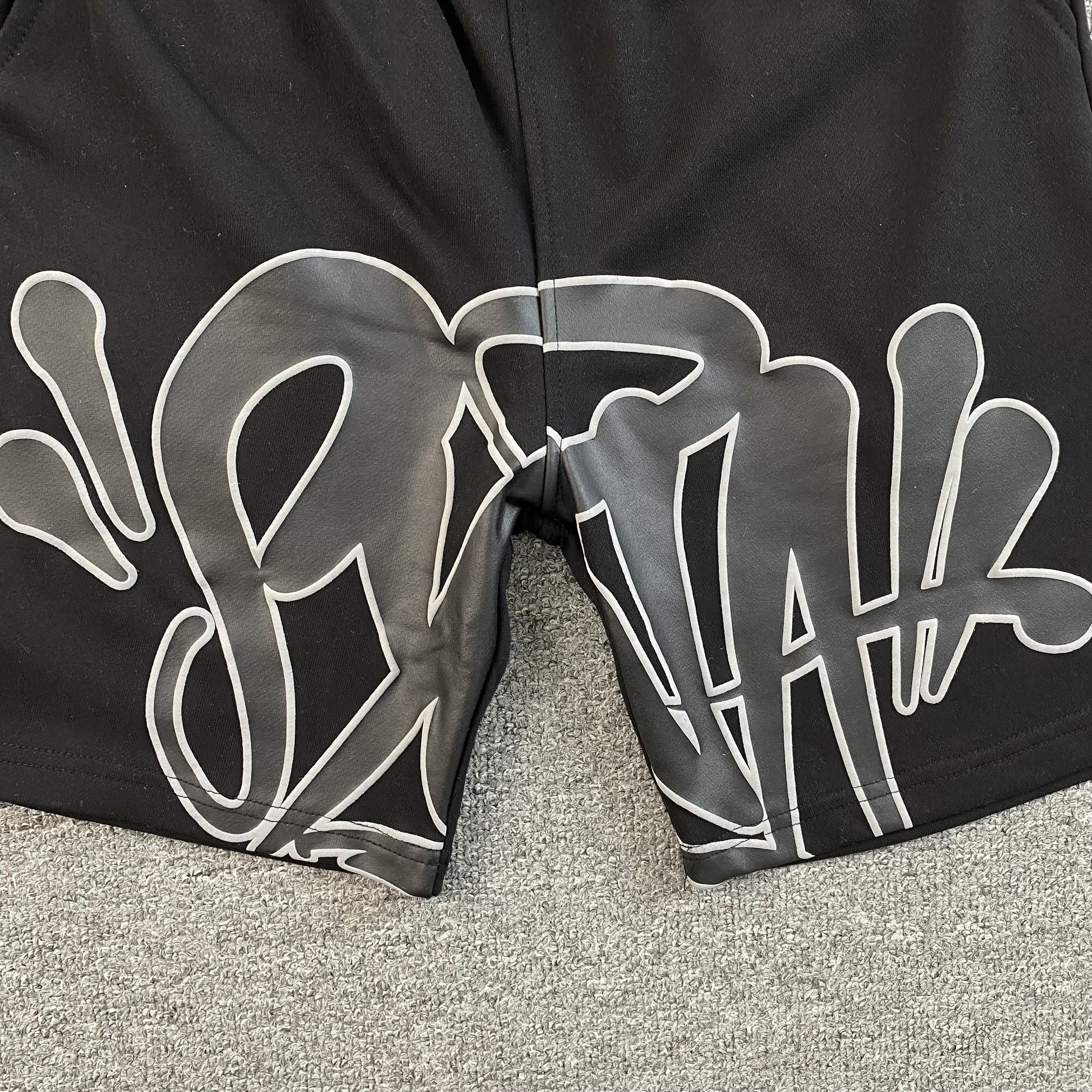 syna-world-syna-logo-t-shirtshort-set-black-7-Drip Store Argentina