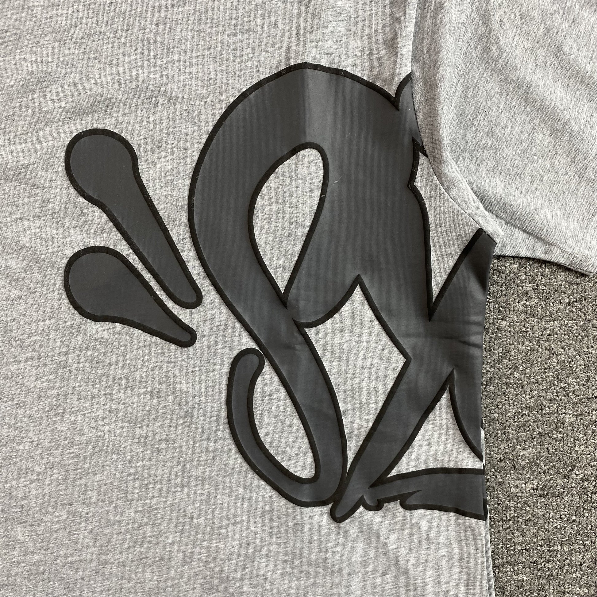 syna-world-syna-logo-tee-grey-3-Drip Store Argentina