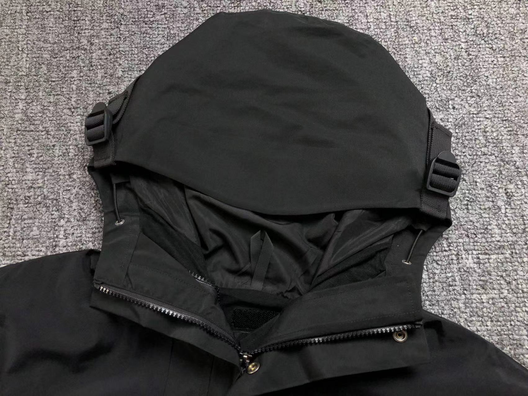 the-north-face-1990-mountain-jacket-goretex-black-5-Drip Store Argentina