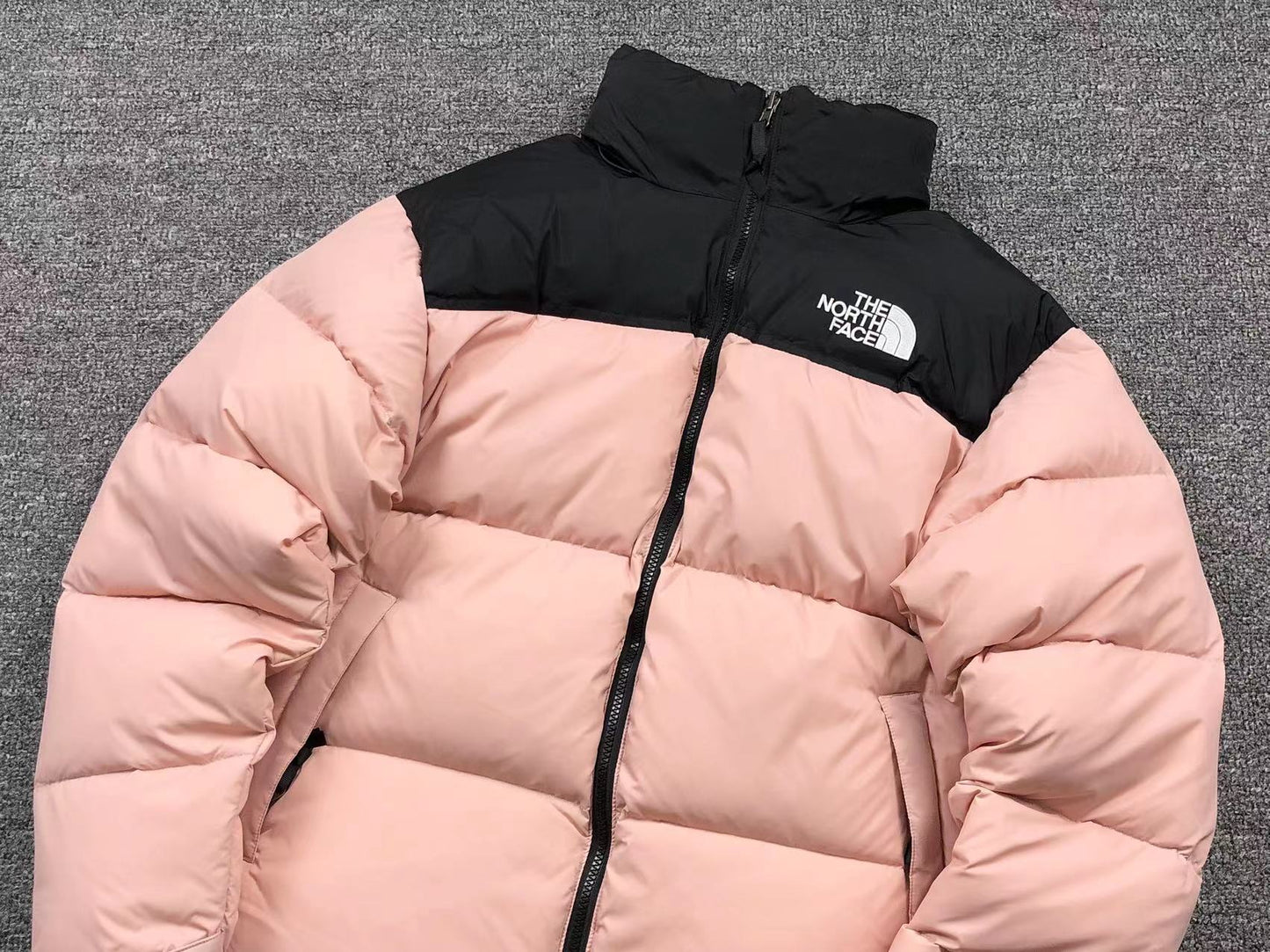 the-north-face-1996-retro-nuptse-700-fill-packable-jacket-misty-rose-6-Drip Store Argentina