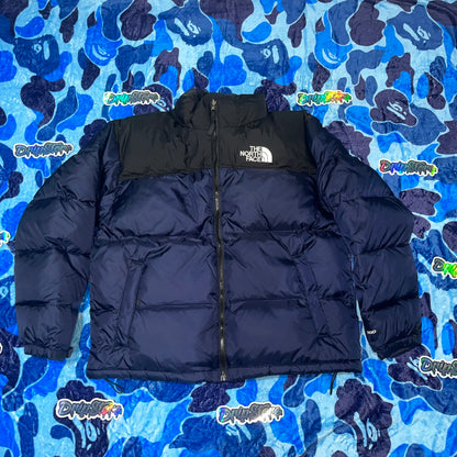 the-north-face-1996-retro-nuptse-700-fill-packable-jacket-navy-blue-Drip Store Argentina