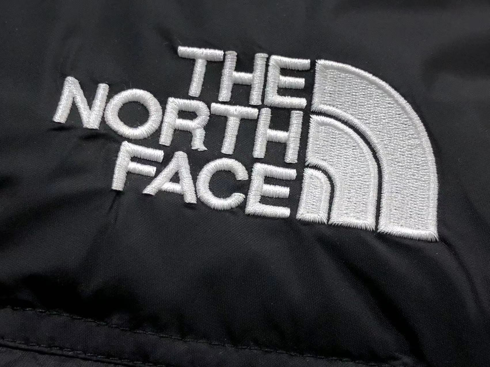 the-north-face-1996-retro-nuptse-vest-black-5-Drip Store Argentina