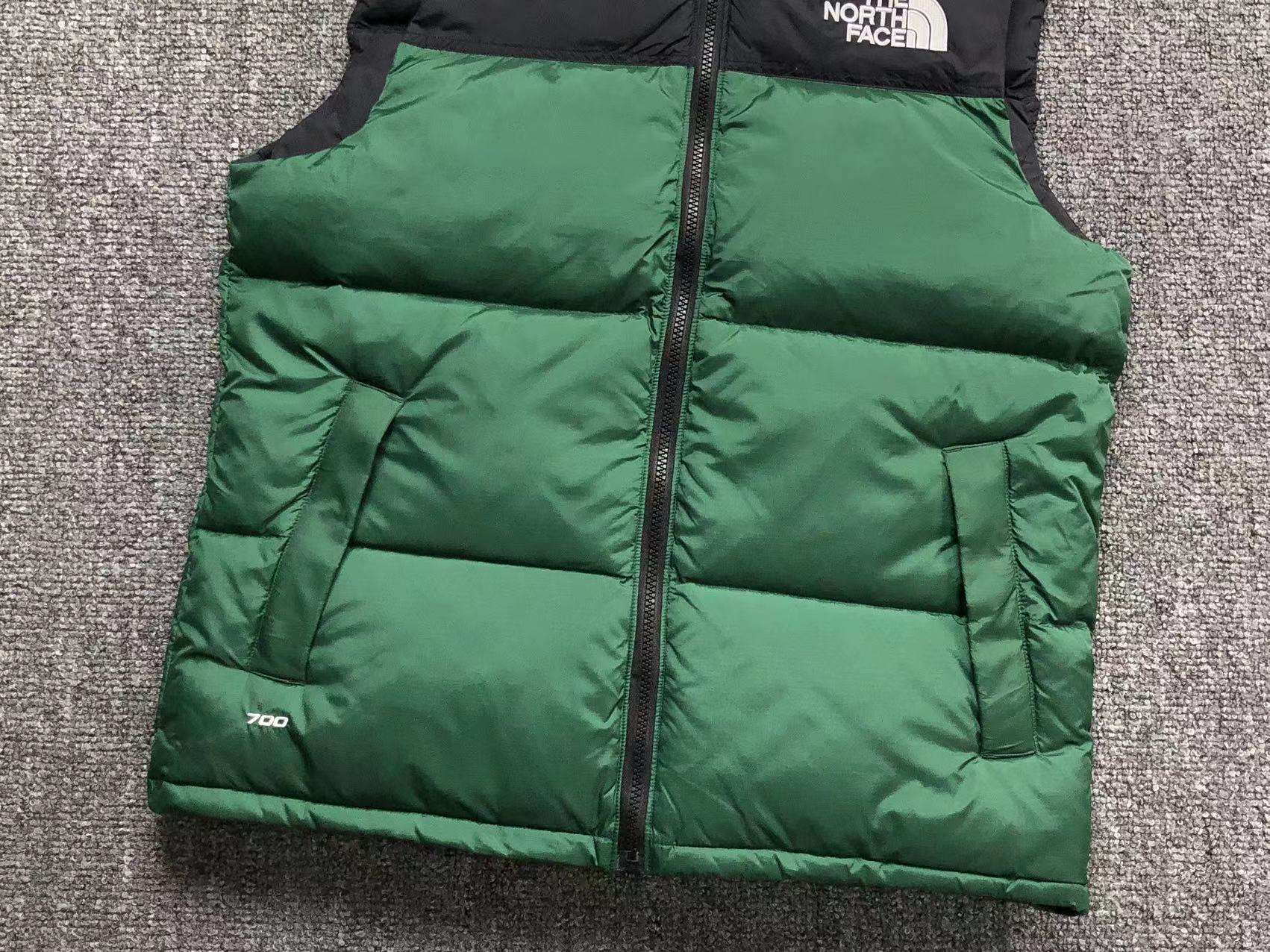the-north-face-1996-retro-nuptse-vest-green-7-Drip Store Argentina