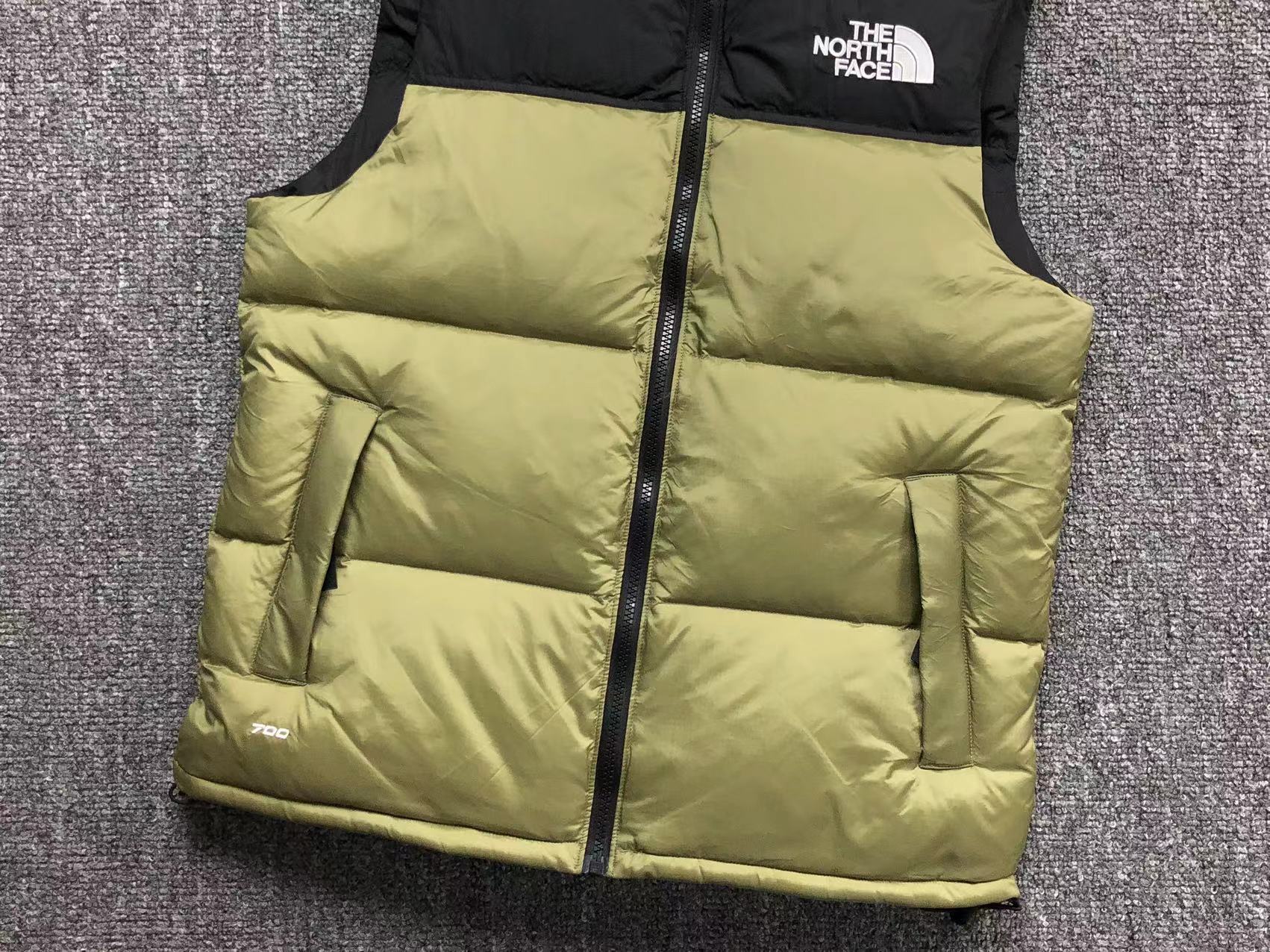 THE NORTH FACE 1996 RETRO NUPTSE VEST THYME-Drip Store Argentina